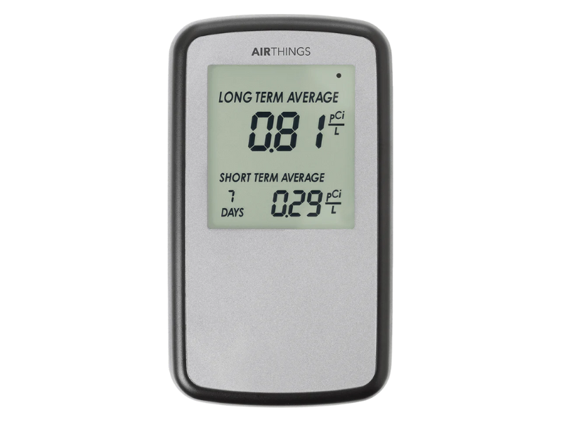 Radon detector with LCD screen